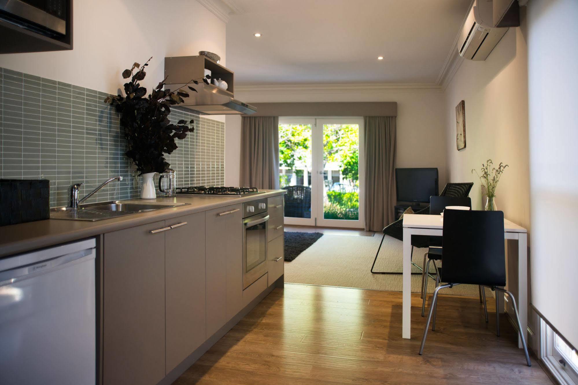 דיילספורד Spa Villas On Main מראה חיצוני תמונה