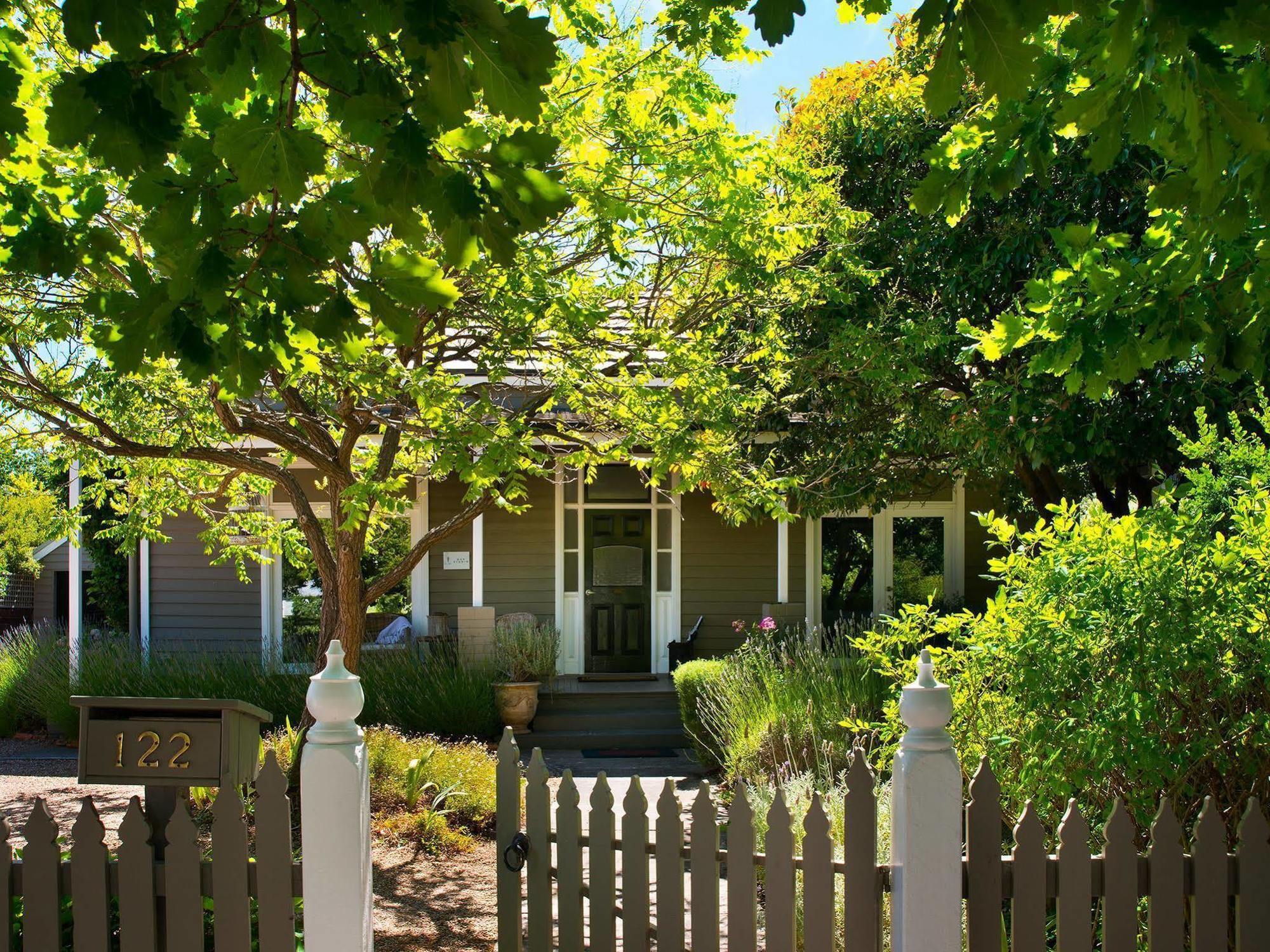 דיילספורד Spa Villas On Main מראה חיצוני תמונה