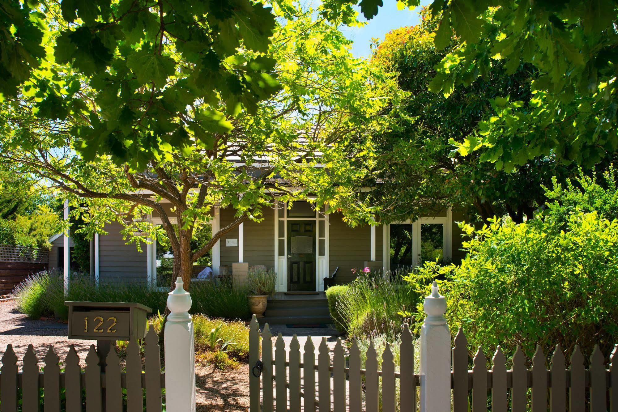 דיילספורד Spa Villas On Main מראה חיצוני תמונה