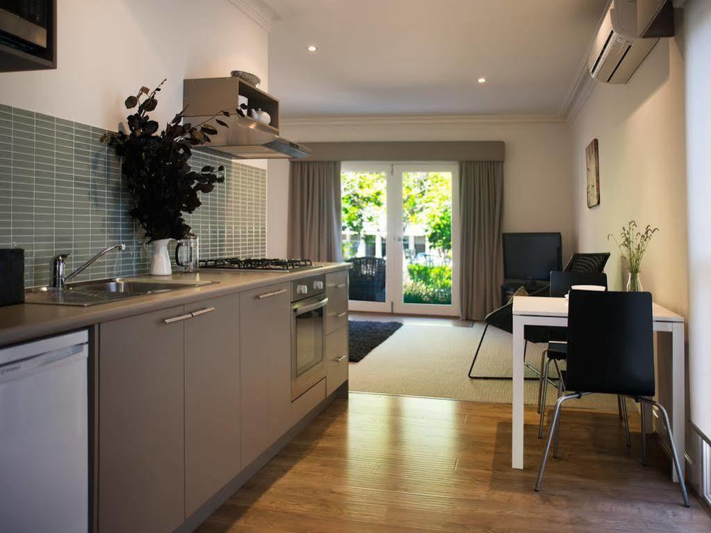 דיילספורד Spa Villas On Main מראה חיצוני תמונה